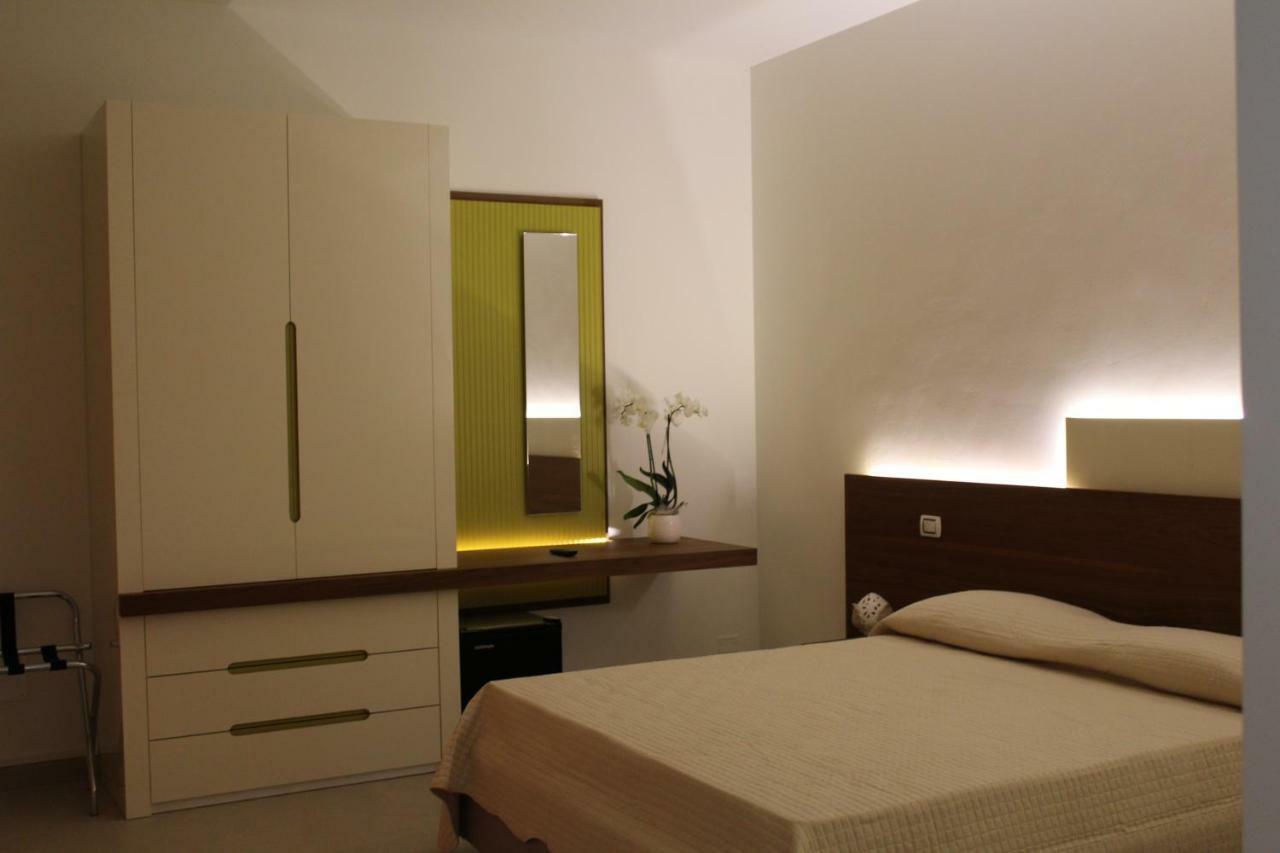 أليزيو Villa Minerva Family Relais المظهر الخارجي الصورة